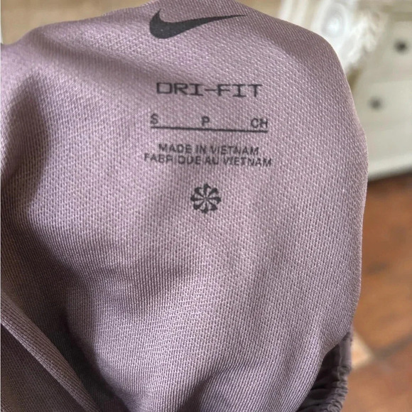 Nike Dri-Fit Shorts Size Juniors Small - Picture 4 of 4